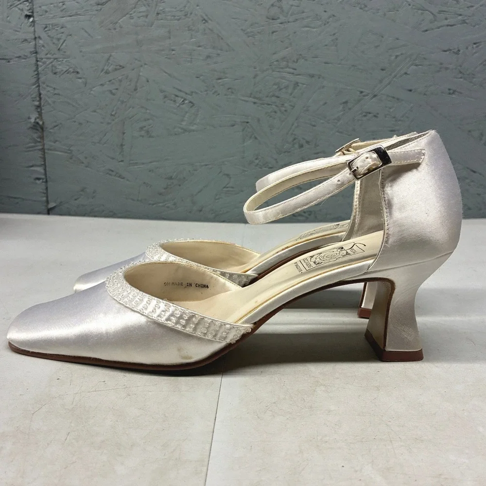 Special Occasions Beaded Satin Pumps Heels Womens 9 Silver Bridal Wedding VTG